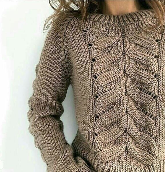 вязаный свитер с ложной косой